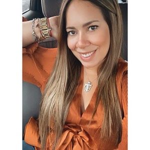 Meet your Posher, Adriana